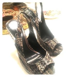 Jessica Simpson heels